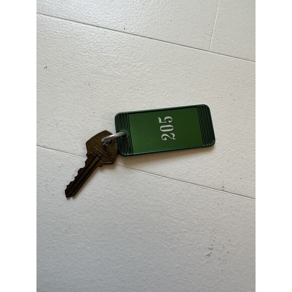 Vintage PO Box 532 Westbury New York Hotel Key Fob & Key #205 - Picture 2 of 2